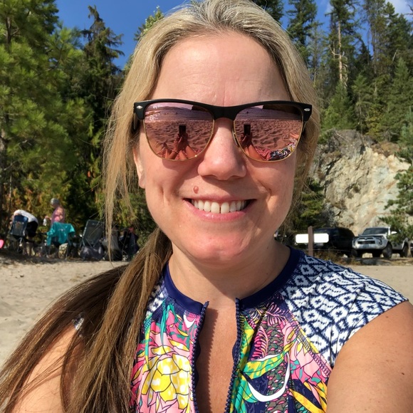 Meet your Posher, Erin - Picture 1 of 1